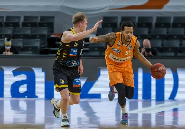 队在赛季初 队在赛季初