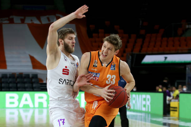 用行动诠释 用行动诠释